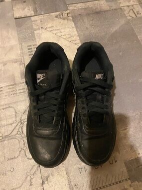 Nike Black Low-Top Air Max Sneakers